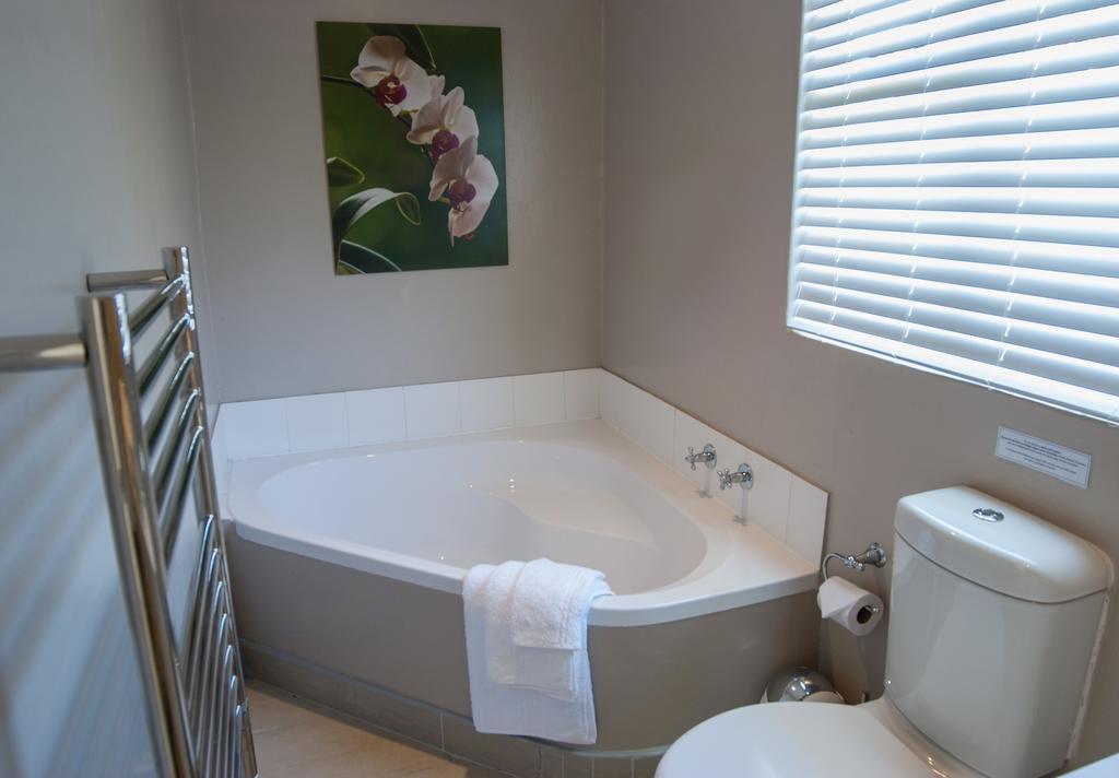 Sneezewood Farm Bed&Breakfast And Self-Catering Cottage Dundee Room photo